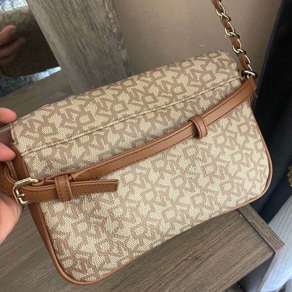 DKNY PURSE - Picture 3 of 4